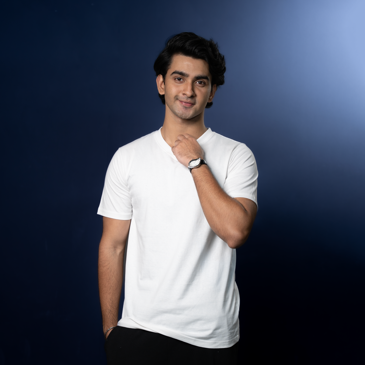 V Neck | White