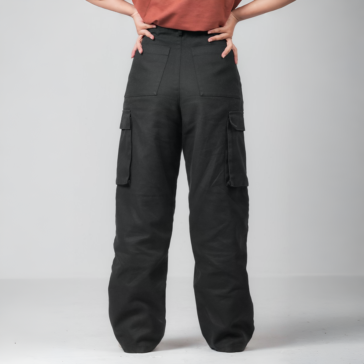 Wide Legged Cargo Pant | Black