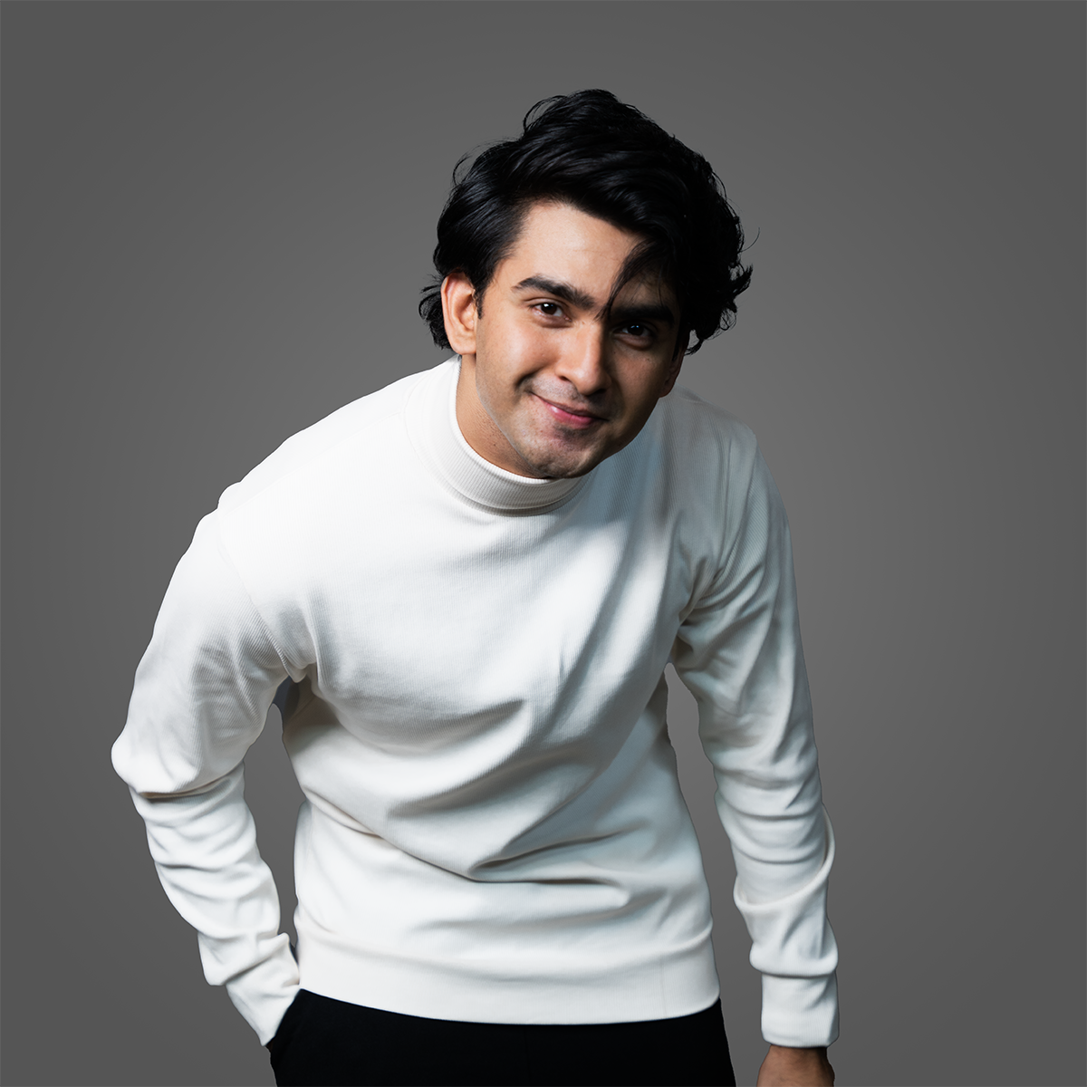 Turtle Neck     Off White