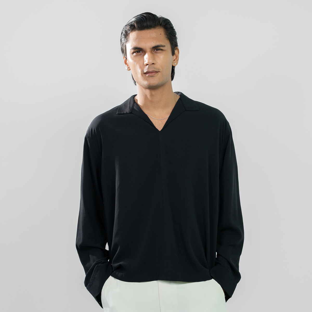 V-Neck Katua | Black
