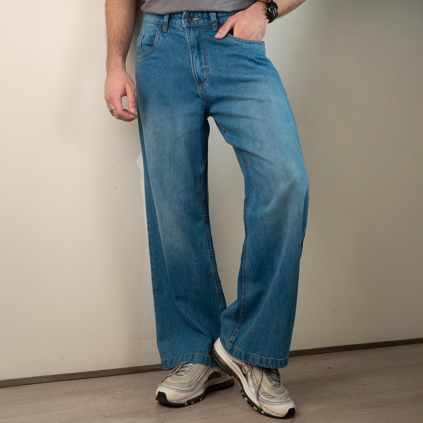 Wide Leg Denim Pant    Light Bleach